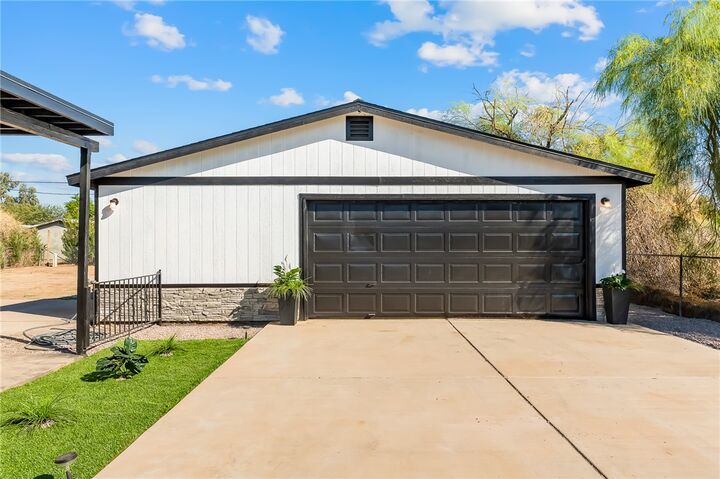 Property Photo:  2103 E Mustang Drive  AZ 86440 