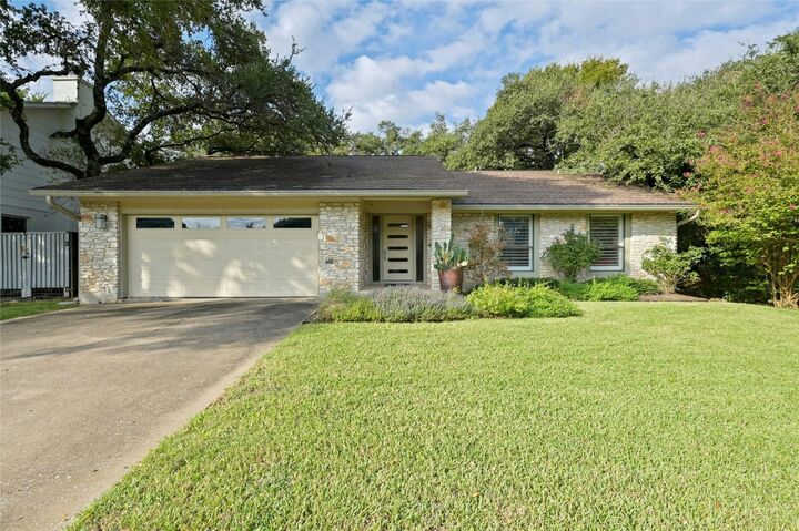 Property Photo: 3117 Thousand Oaks Drive TX 78746