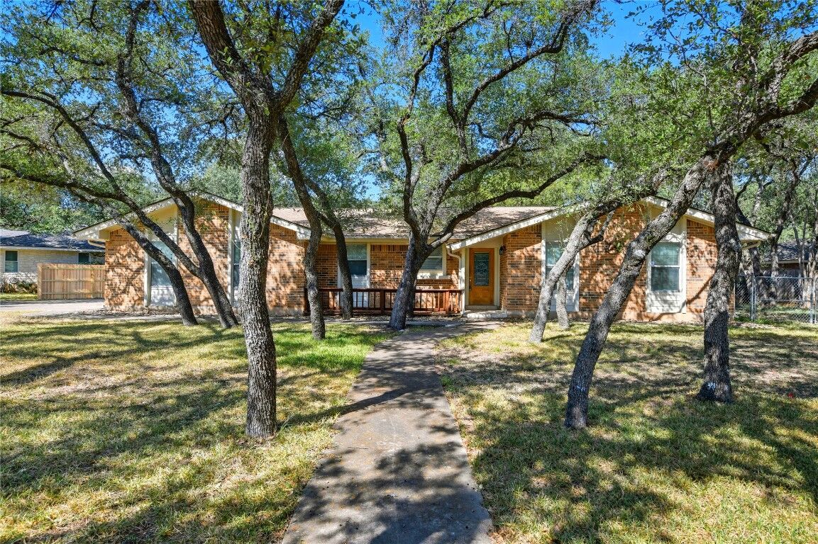Property Photo: 601 Serenada Drive TX 78628