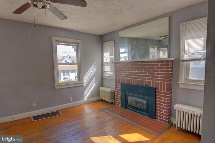 Property Photo: 119 W Edgevale Road MD 21225