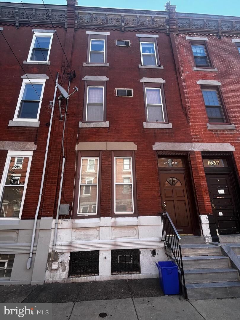 Property Photo:  1635 S 15th Street  PA 19145 