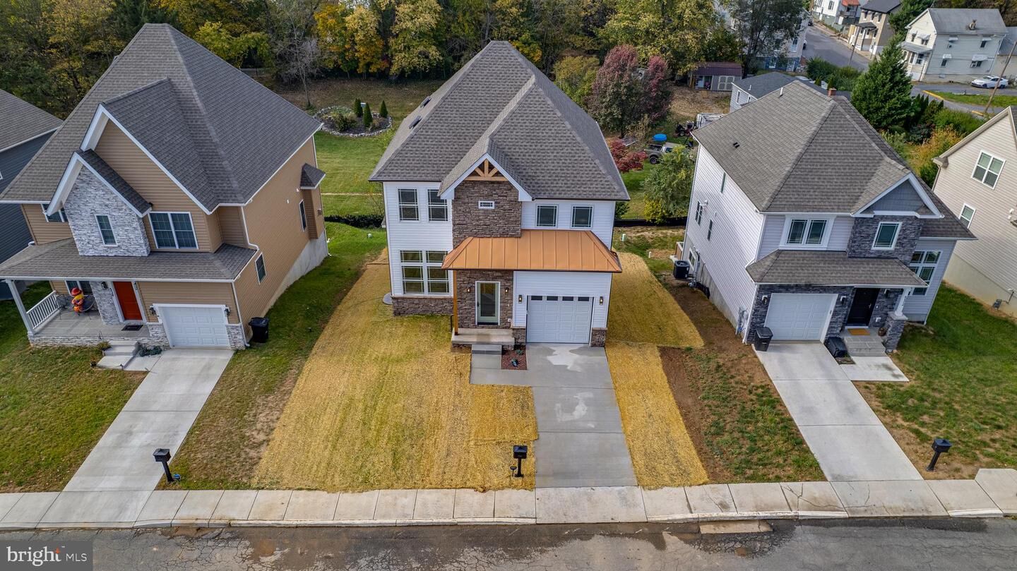 Property Photo: 530 Third Street WV 25404