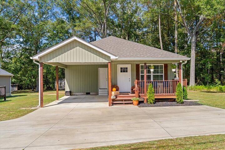 Property Photo:  1822 Tunnel Hill Varnell Road  GA 30755
