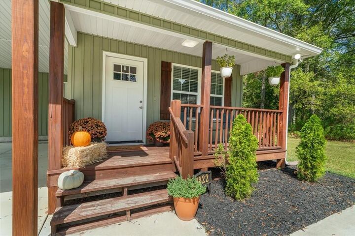 Property Photo: 1822 Tunnel Hill Varnell Road GA 30755