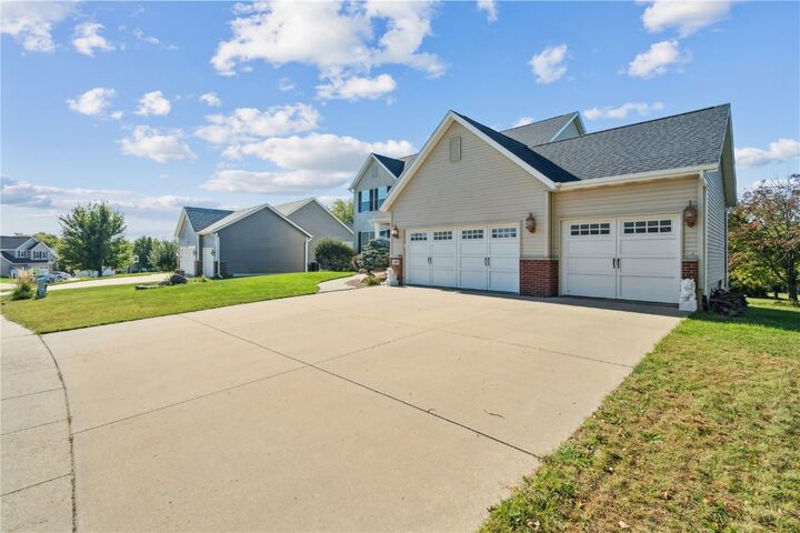 Property Photo:  2140 Newcastle Road  IA 52302 