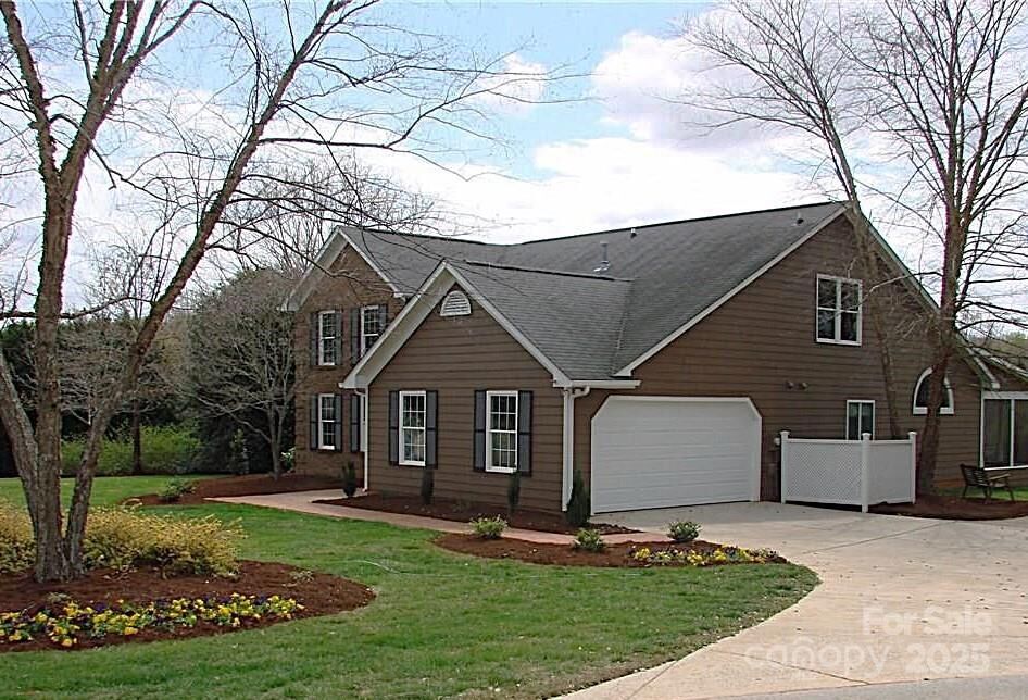 Property Photo:  15217 Buckhaven Court  NC 28227 