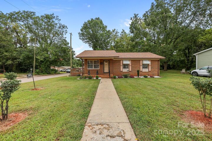 Property Photo:  301 Lloyd Street  NC 28144