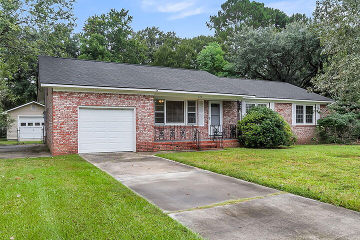 Property Photo:  222 Jennie Street  SC 29445 