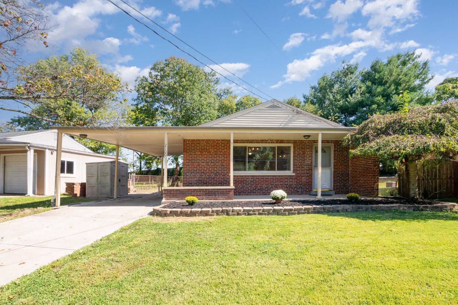 Property Photo:  2100 Faywood Drive  OH 45238 