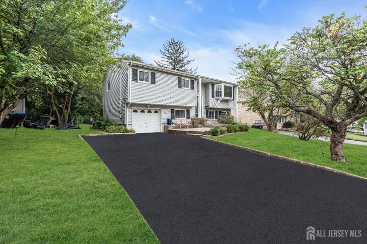 Property Photo:  27 Bradford Road  NJ 08816 