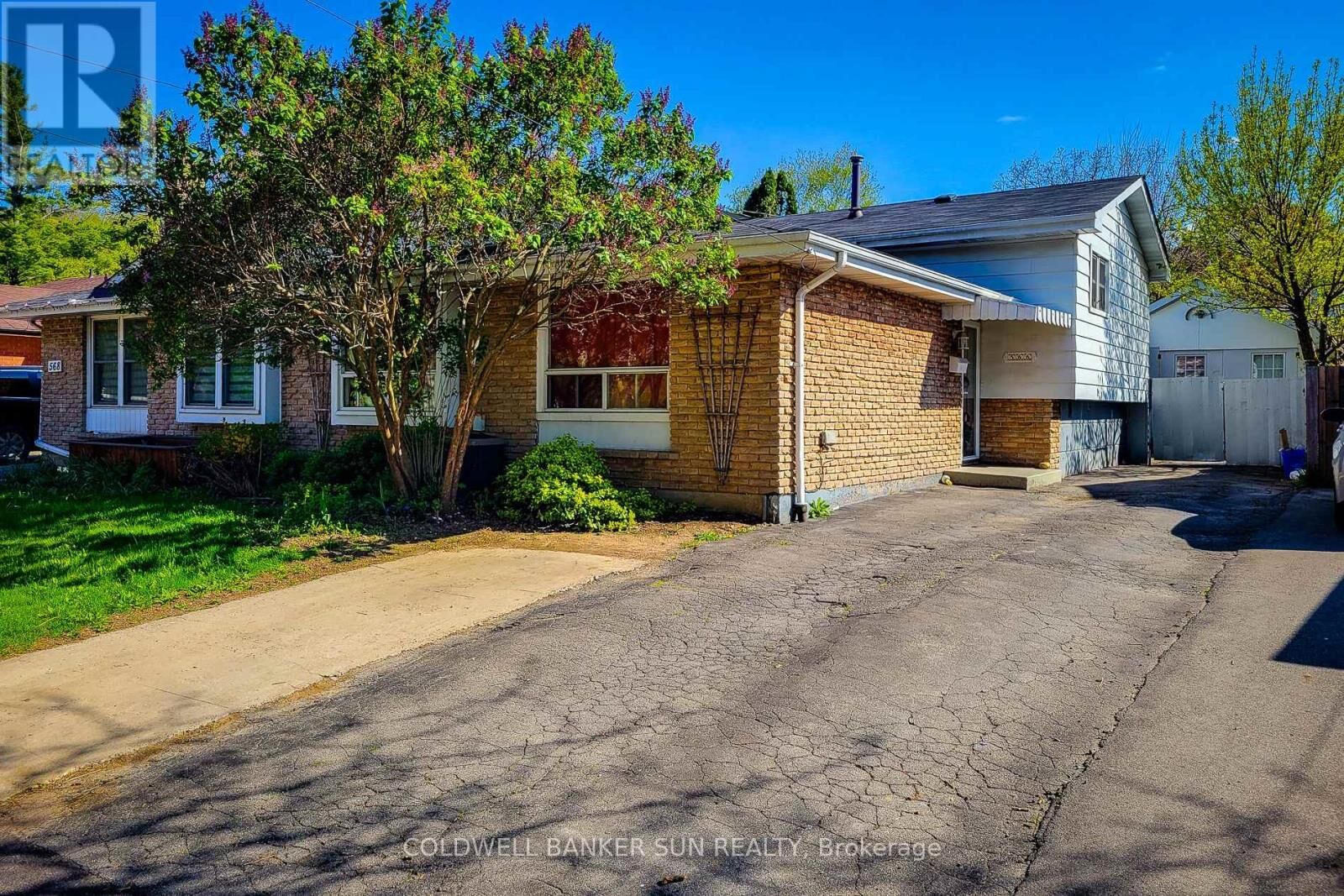 Property Photo: 566 Greenhill Avenue ON L8K 5E8