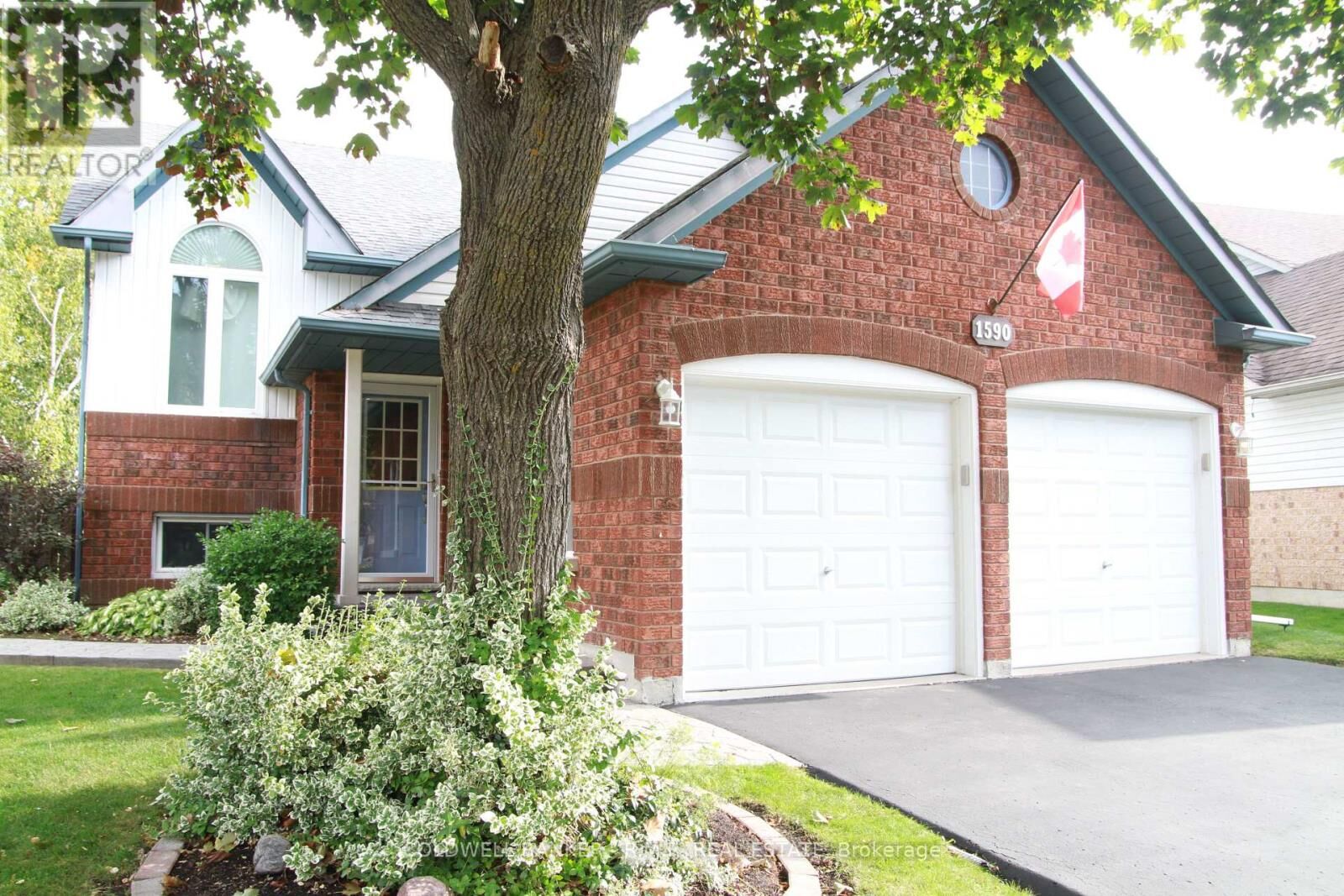 Property Photo:  1590 Edenwood Court  ON L1G 7Y6 