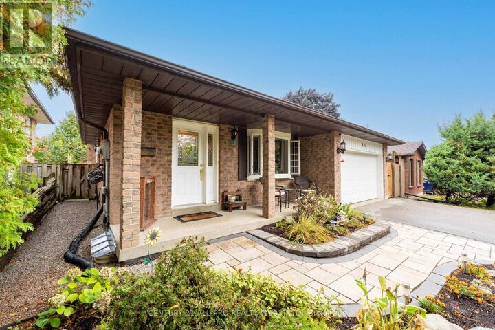 Property Photo:  895 Exeter Street  ON L1G 6R9 