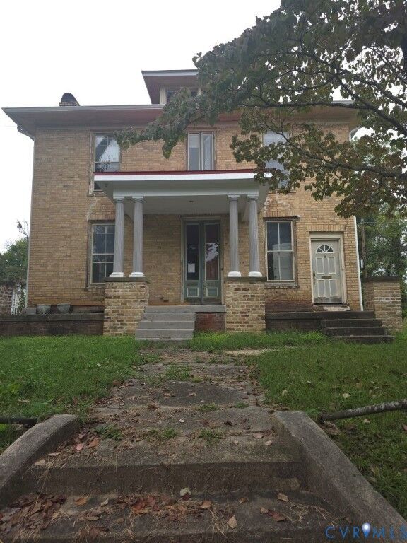 Property Photo: 224 S Jefferson Street VA 23803