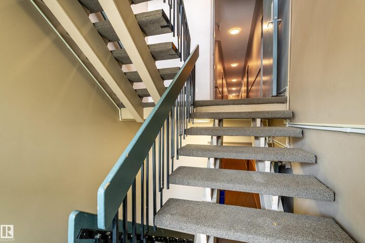 Property Photo:  11010 124 Street NW 39  AB T5M 0J3 