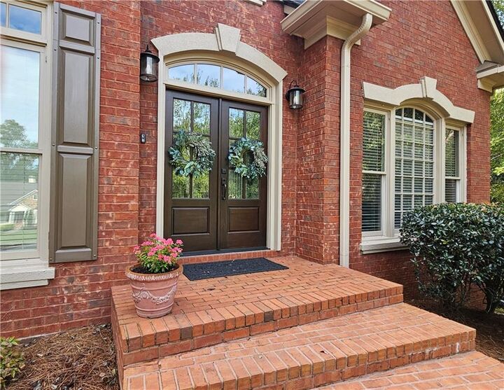 Property Photo:  822 Lakeglen Drive  GA 30024 