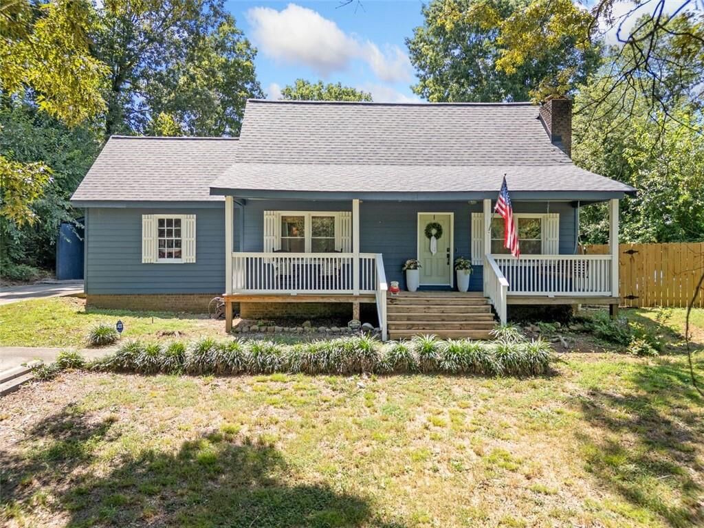 Property Photo: 354 Oakridge Drive SE GA 30121
