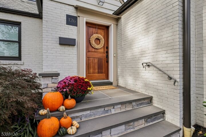 Property Photo:  126 Ludlow Pl  NJ 07090 