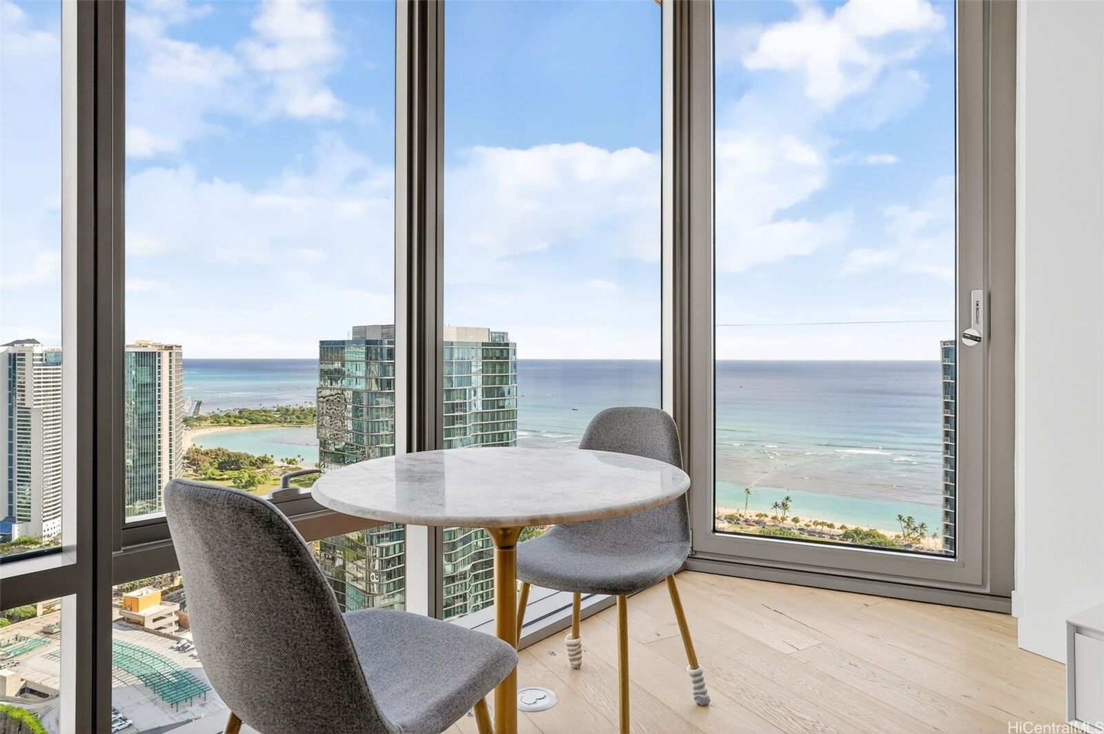 Property Photo: 1001 Queen Street Ph 4006 HI 96814