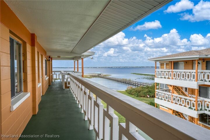 Property Photo:  2111 Lakeview Drive 8C  FL 33870 