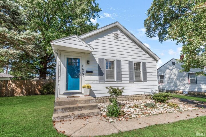 Property Photo:  1624 Wedeking Avenue  IN 47711-4232 