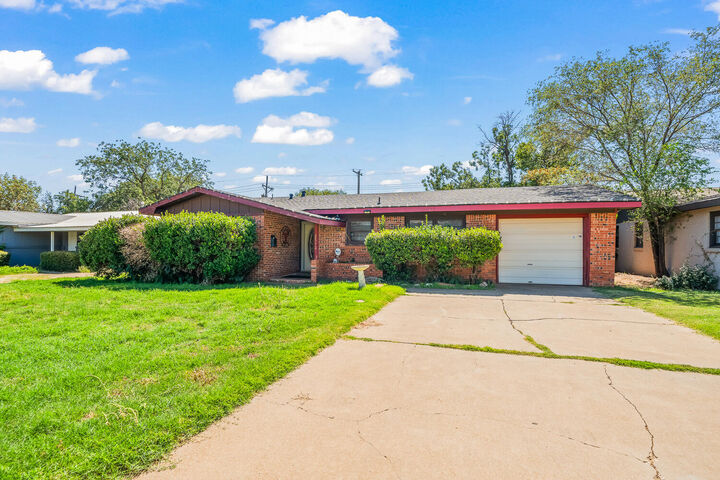 Property Photo: 2513 52nd Street TX 79413