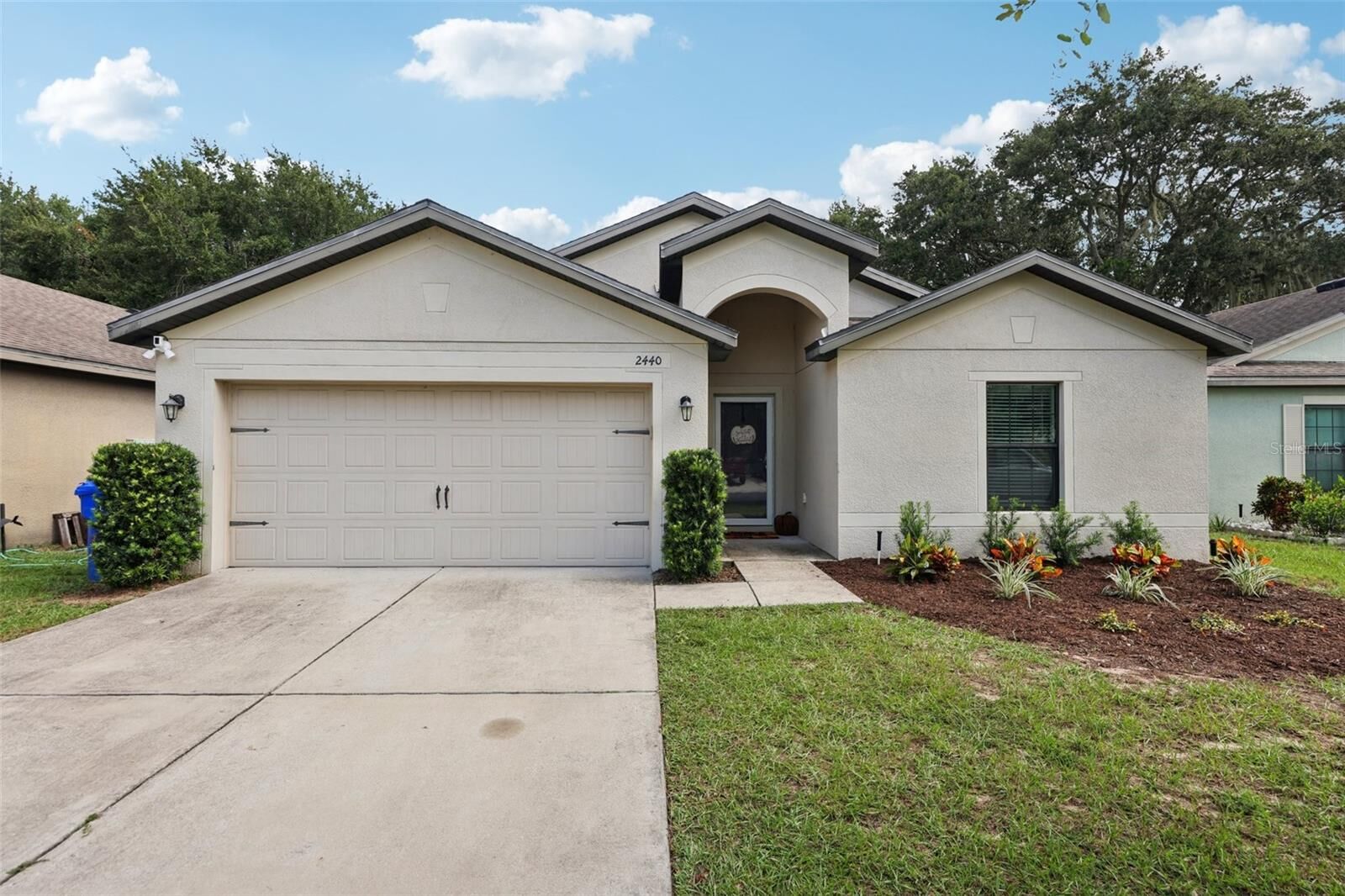 Property Photo: 2440 Bracknell Forest Trail FL 32778