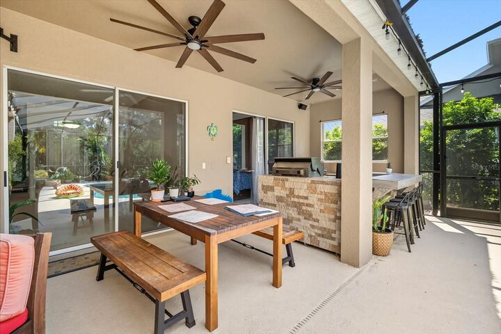 Property Photo:  6107 Ibispark Drive  FL 33547 