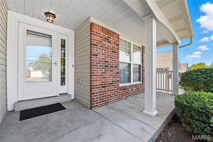 Property Photo:  16 Hunting Manor Drive  MO 63303 