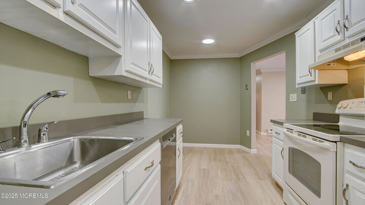 Property Photo:  30 Meadow Green Circle #E  NJ 07726 