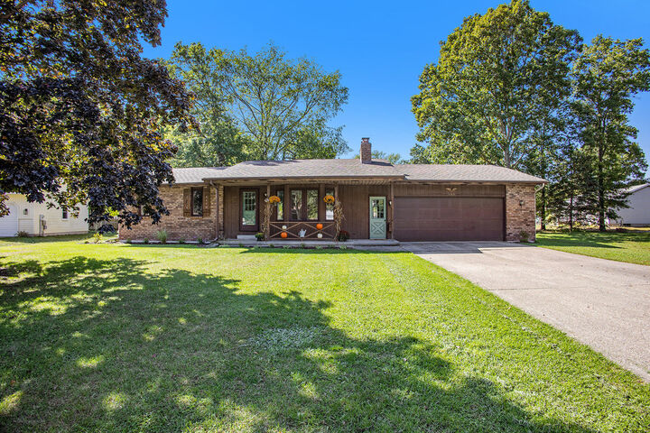 Property Photo: 888 S Kingwood Court MI 49424