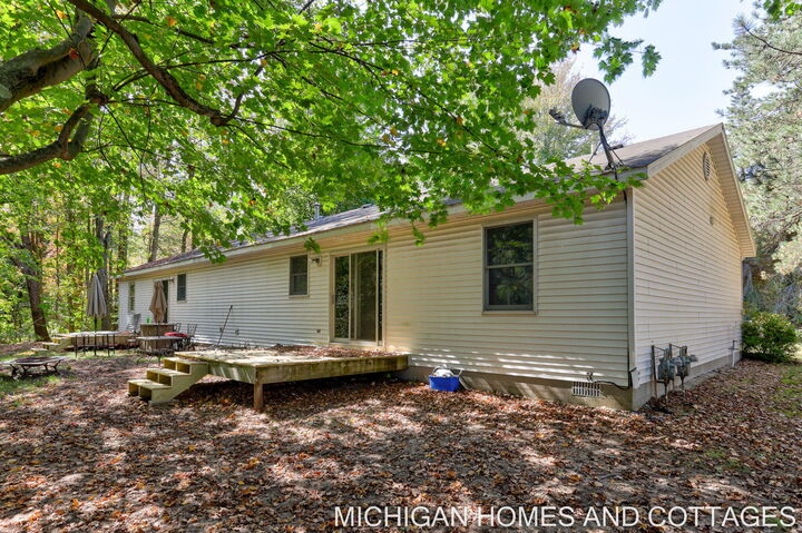 Property Photo:  18604 168th Avenue  MI 49456 