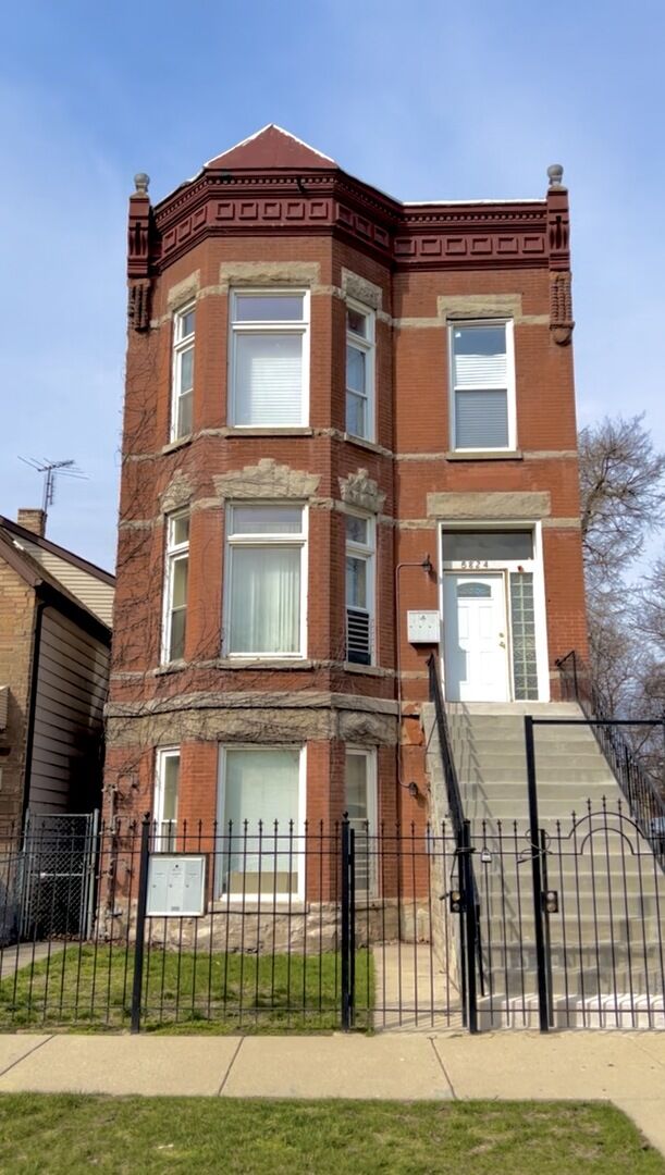 Property Photo:  5824 S Wabash Avenue  IL 60637 