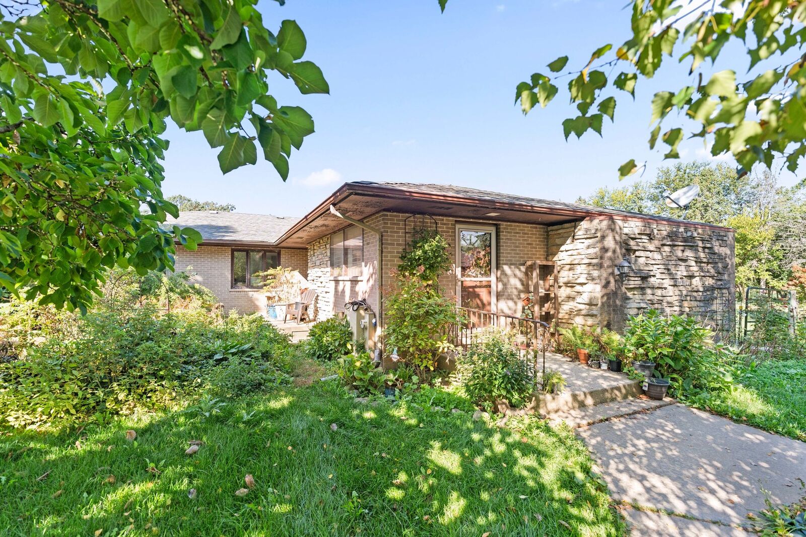 Property Photo:  4104 Alden Road  IL 60098 
