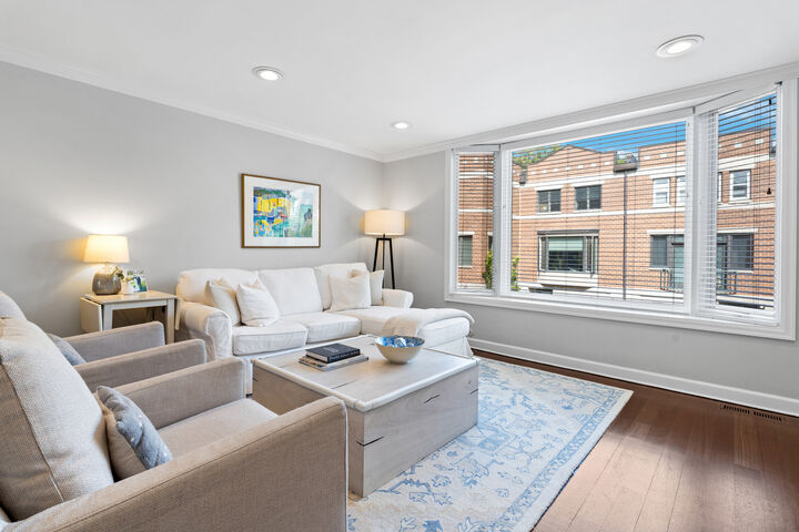Property Photo:  2720 N Greenview Avenue L  IL 60614 