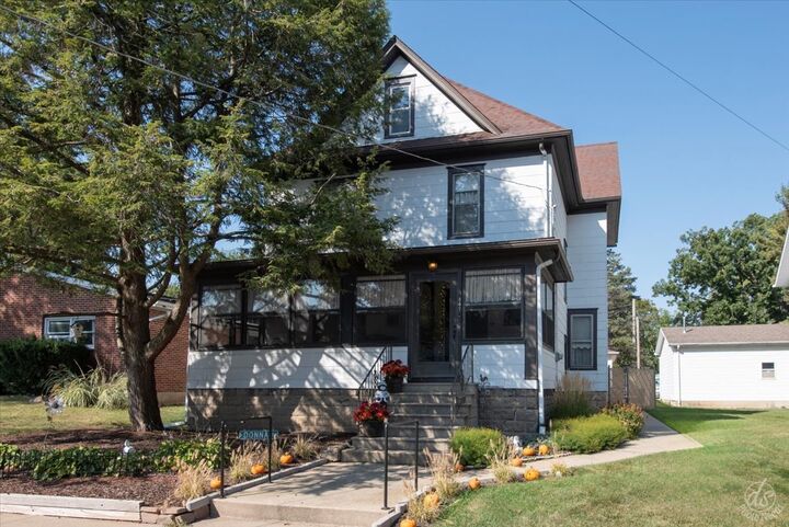 847 S 1st Street  Dekalb IL 60115 photo