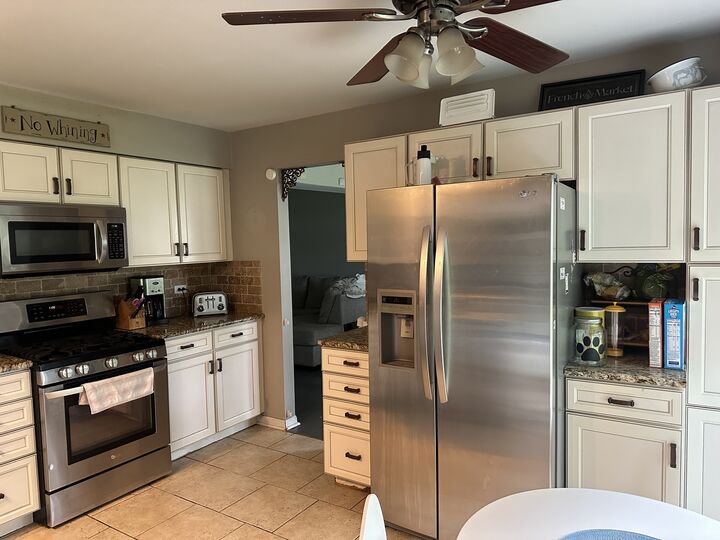 Property Photo:  