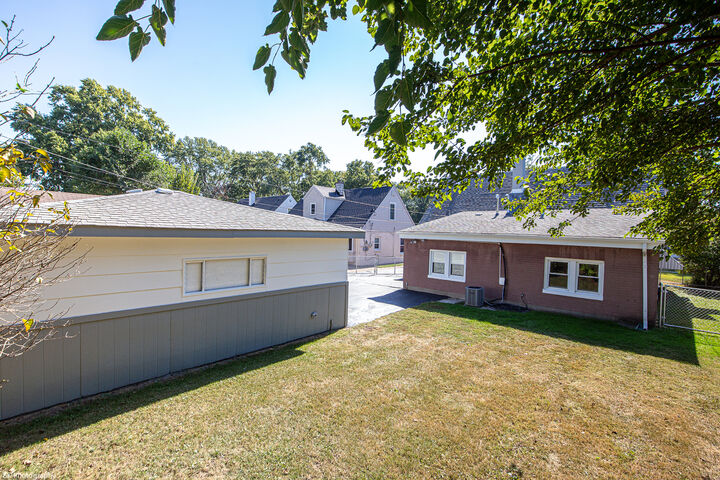 Property Photo:  4228 W 100th Street  IL 60453 