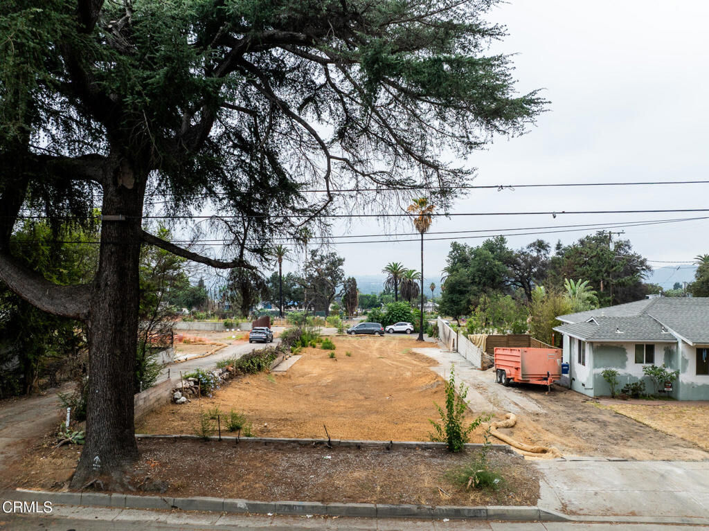 Property Photo:  740 E Poppyfields Drive  CA 91001 