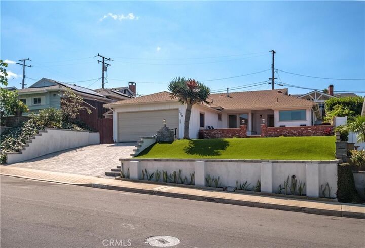 Property Photo:  206 Calle De Sirenas  CA 90277 