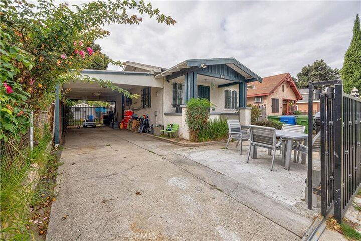 Property Photo: 1548 E 54th Street CA 90011