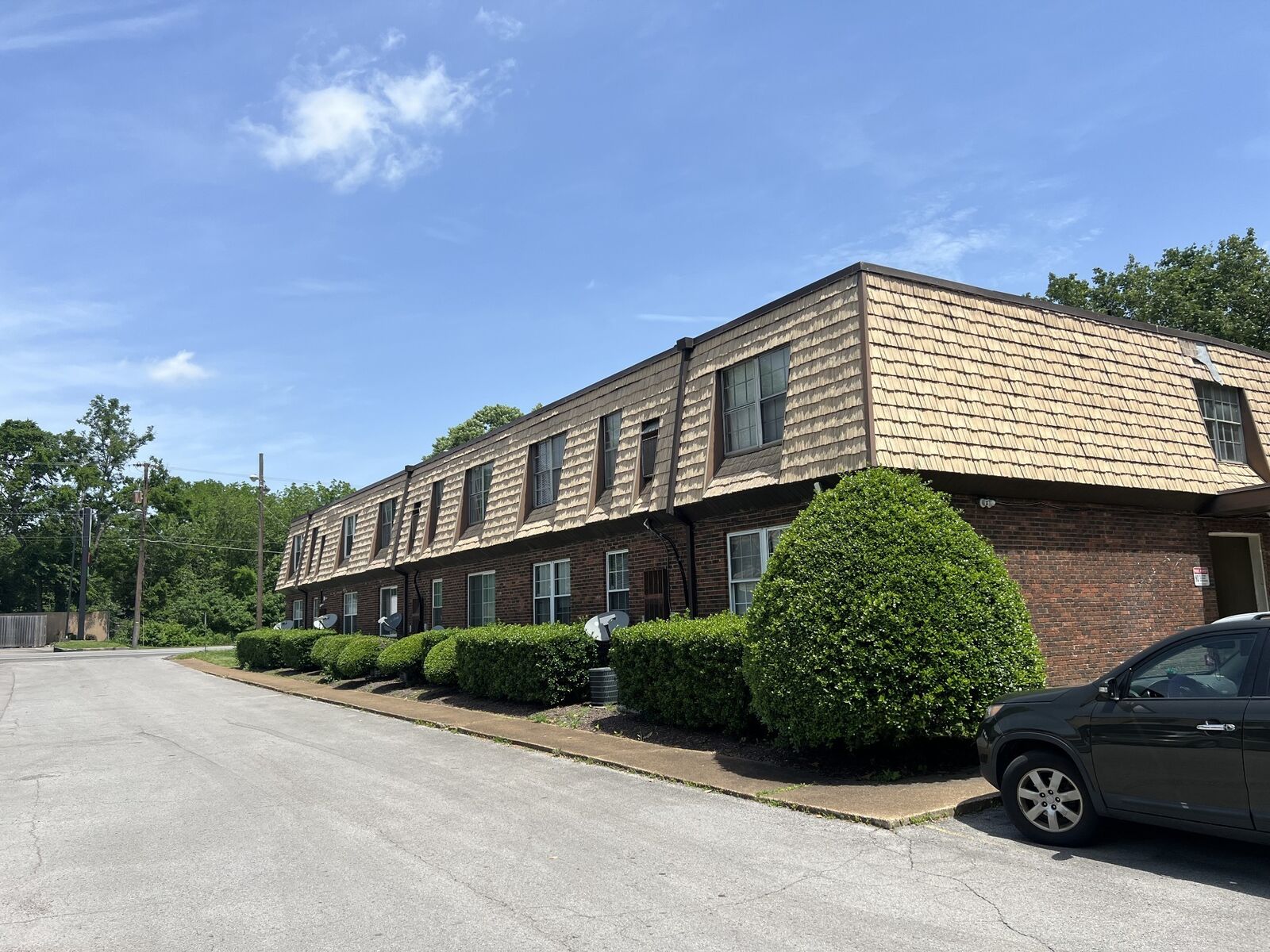 Property Photo:  441 Harding Pl B20  TN 37211