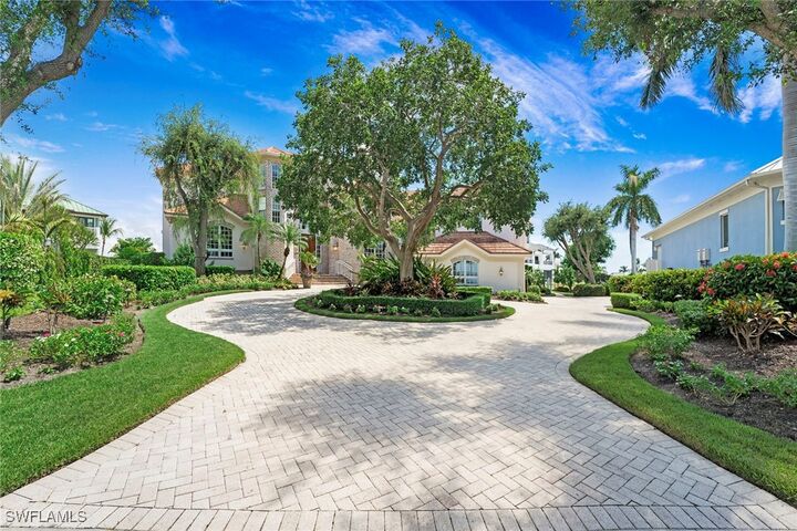 Property Photo:  1291 Laurel Court  FL 34145 