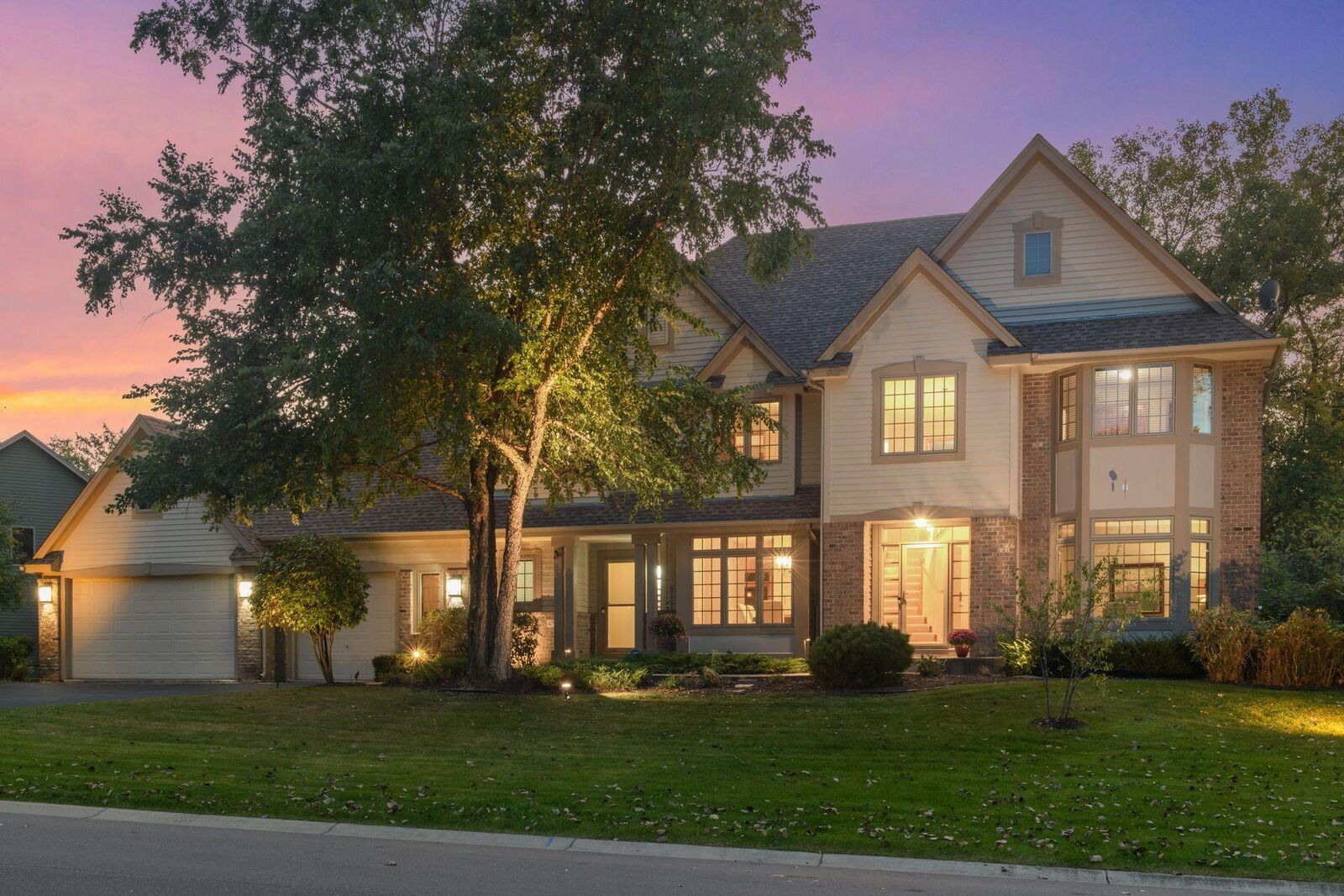 Property Photo: 4795 Foxberry Drive MN 55340