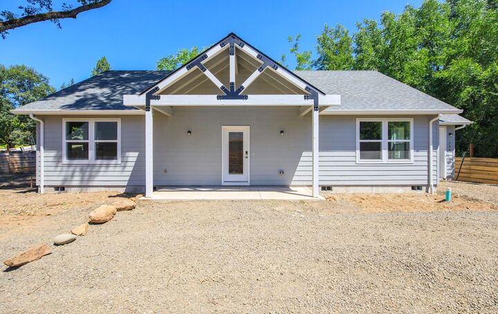 Property Photo:  234 Williams Lane  OR 97539 