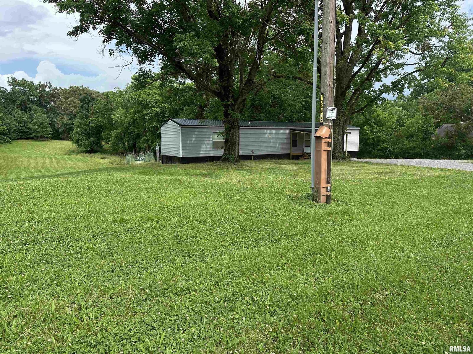 Property Photo:  615 Liberty Road  IL 62946 