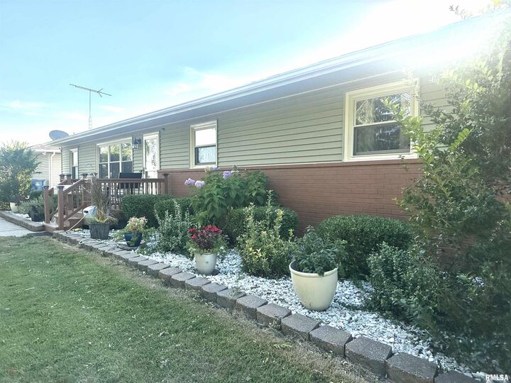 Property Photo:  634 Sara  IL 62801 