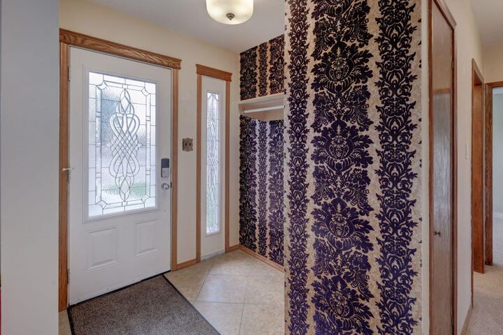 Property Photo:  409 12 Street E  AB T0J 0Y5 