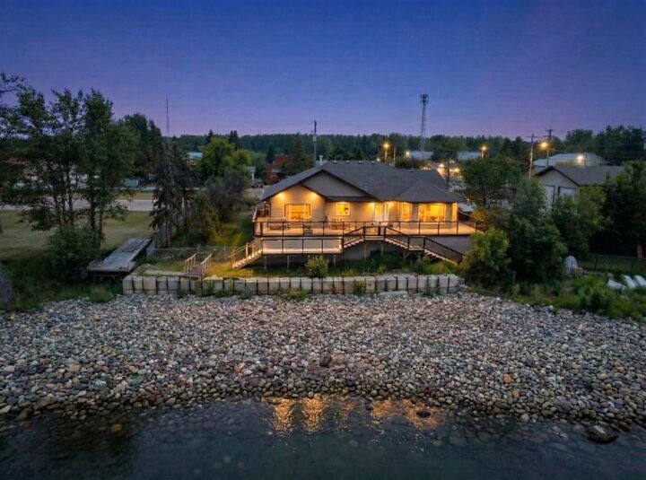 Property Photo: 81 Peace River Avenue AB T0G 1J0