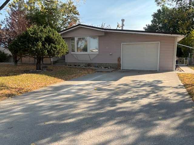 Property Photo:  15 Willow Road W  AB T0L 0T0 